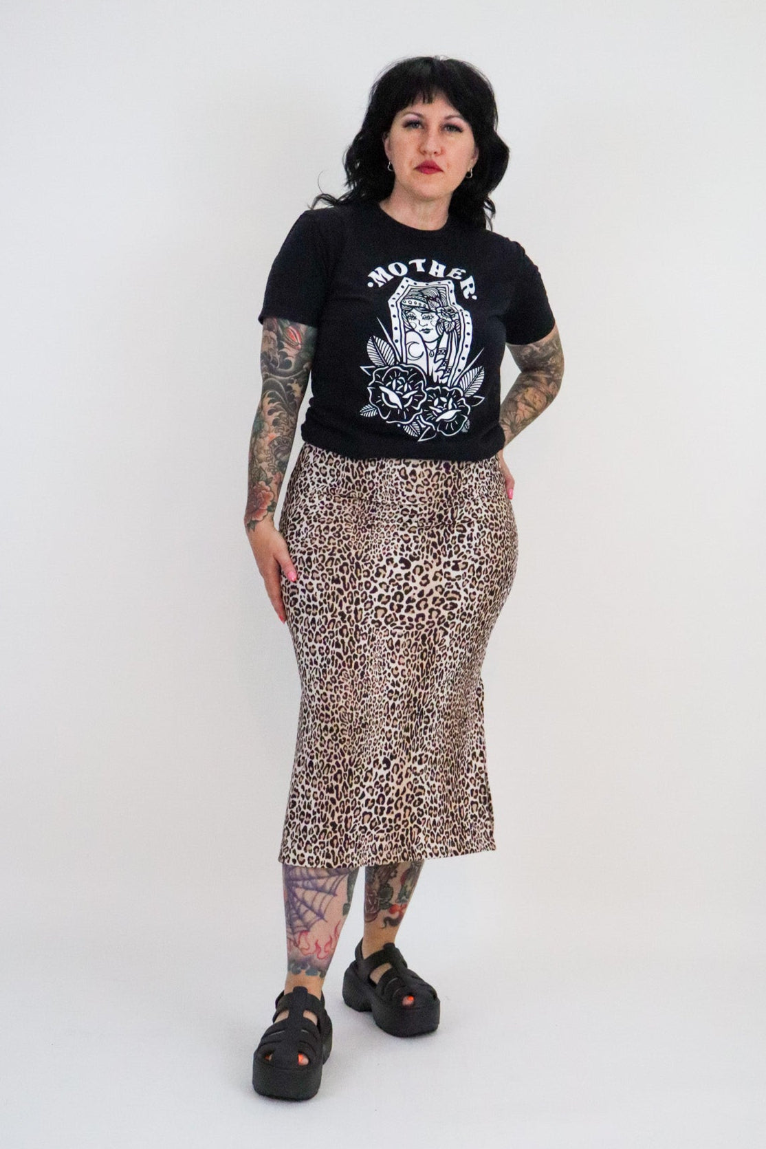 mother tee black