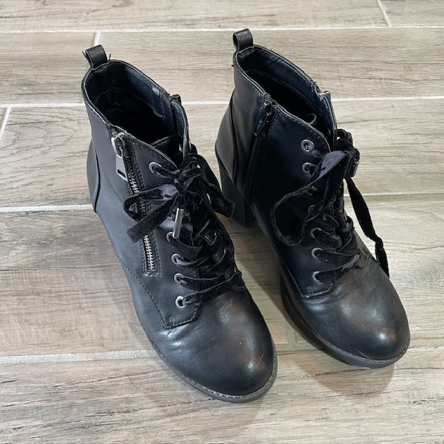 Black Witchy Boots