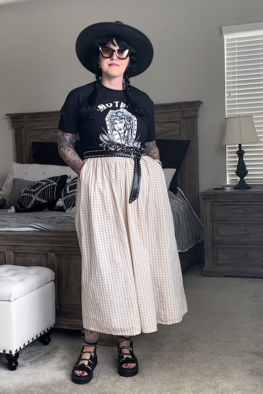 mother tee black